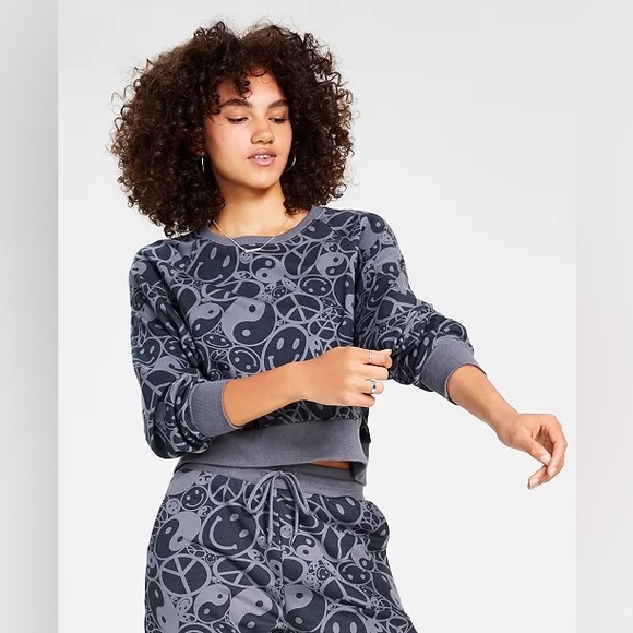 (XS:NWT) $36|Rebellious One Junior's Smiley Yin-Yang Sweater, Black - Picture 1 of 8